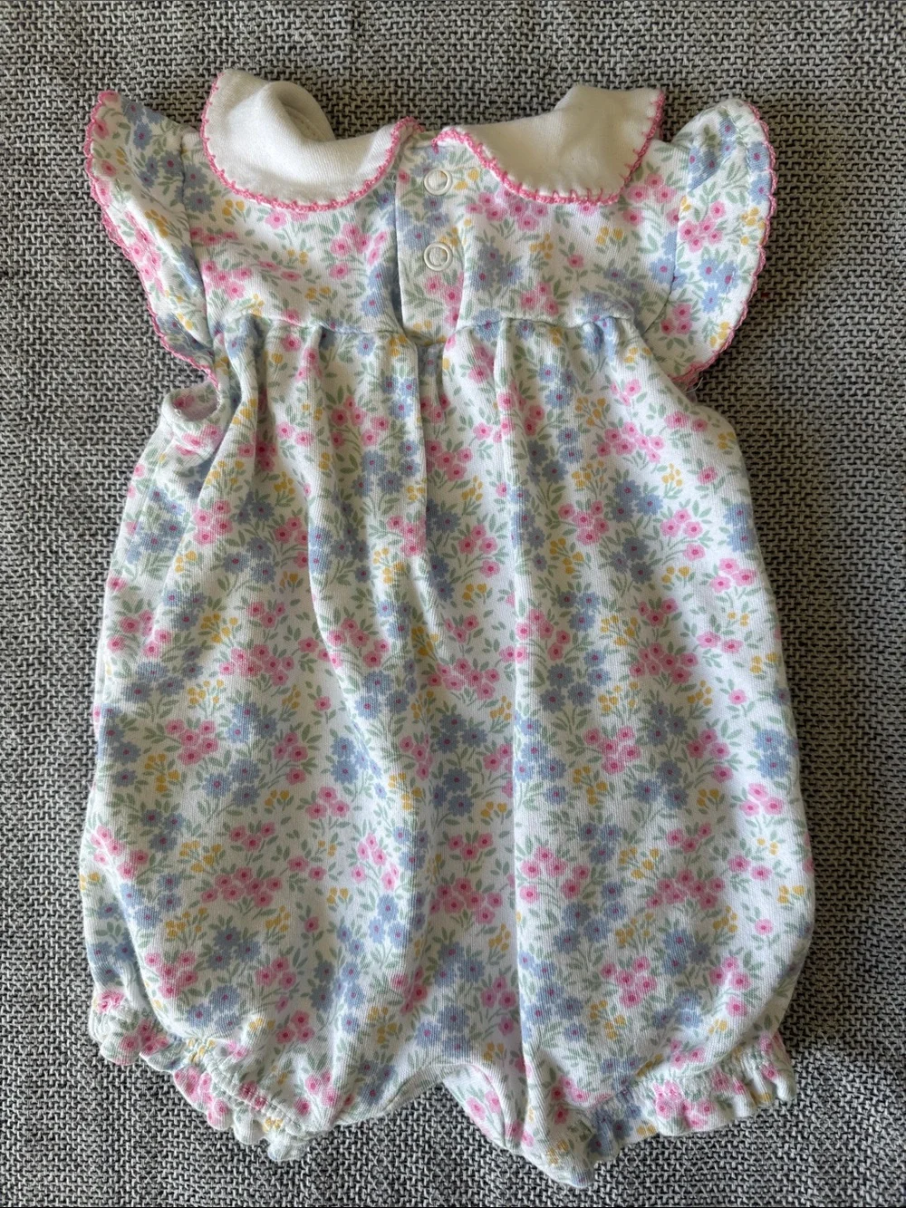 TRES beau et belle Floral Baby Romper Onesie - White with Pink & Pastel Flowers